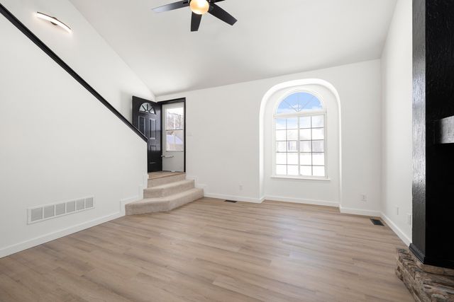 826 S Hickory Lane, Nixa, MO 65714