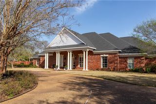 6714 TENNYSON OAKS Lane, Alexandria, LA 71301