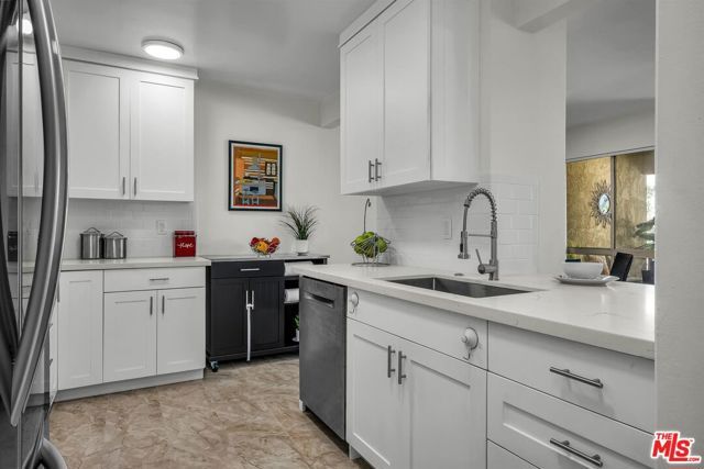 6275 Canterbury Drive 302, Culver City, CA 90230