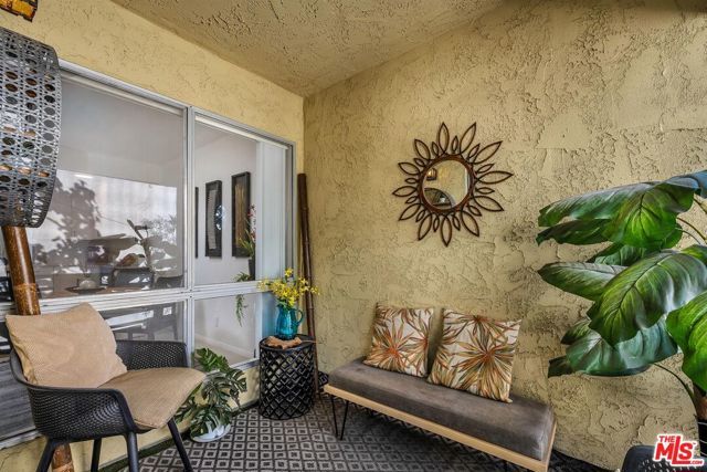 6275 Canterbury Drive 302, Culver City, CA 90230