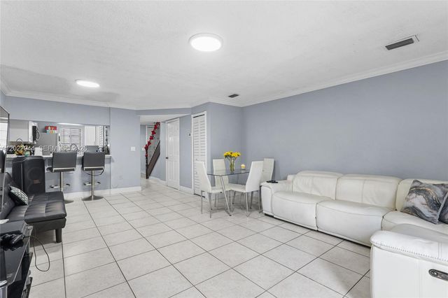 8454 NW 8th Street 2, Miami, FL 33126