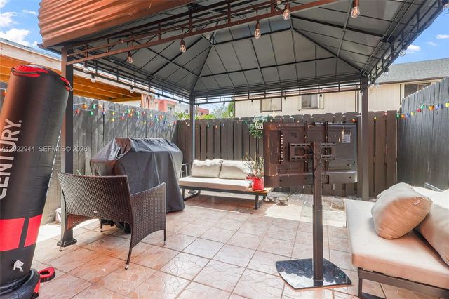 8454 NW 8th Street 2, Miami, FL 33126