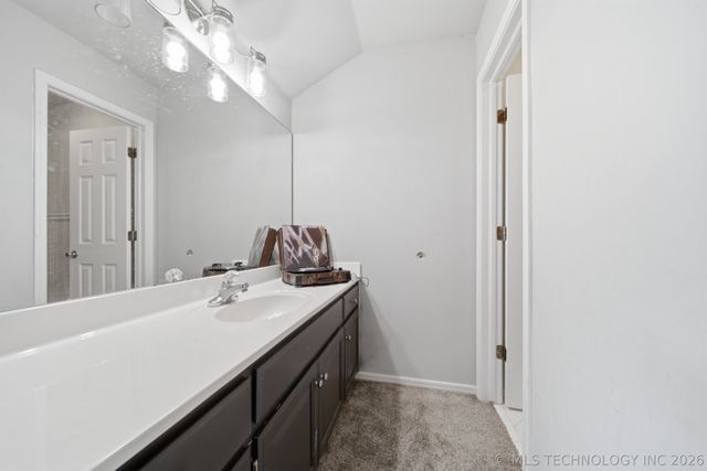 11005 S Granite Avenue, Tulsa, OK 74137