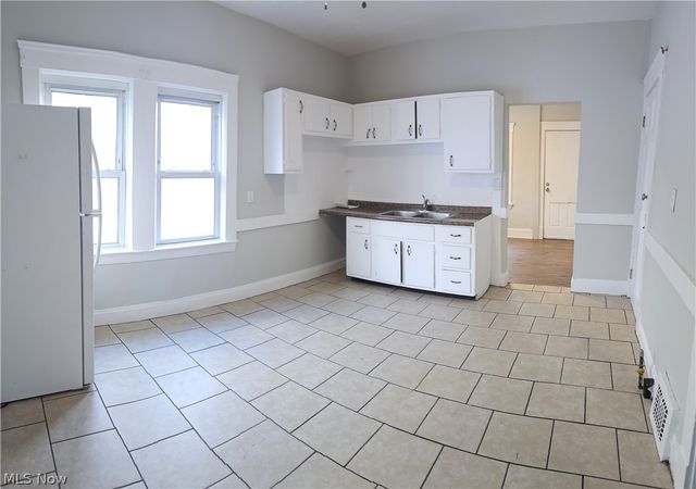 4350 W 28th Street, Cleveland, OH 44109