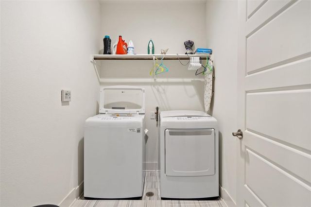 2211 Robert Browning ST, Austin, TX 78723