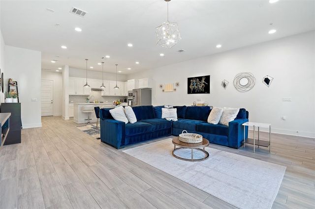2211 Robert Browning ST, Austin, TX 78723