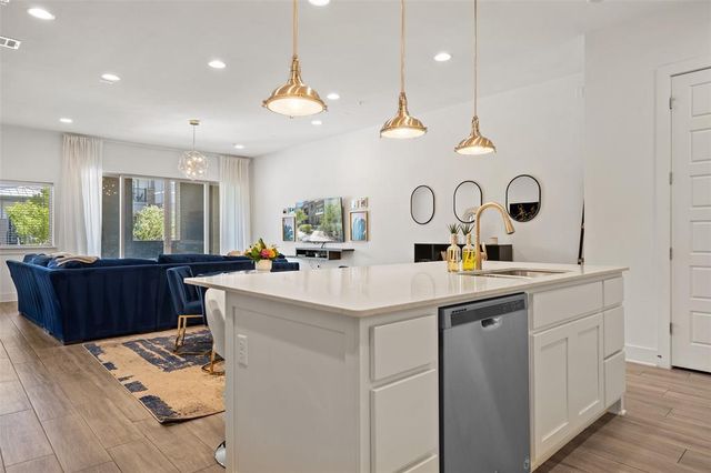 2211 Robert Browning ST, Austin, TX 78723