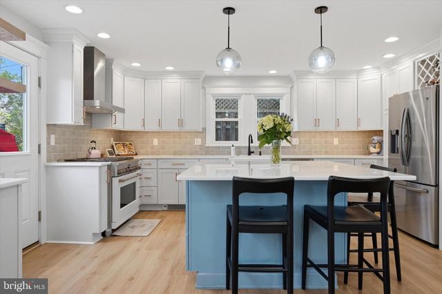 310 OLD FOREST RD, Wynnewood, PA 19096