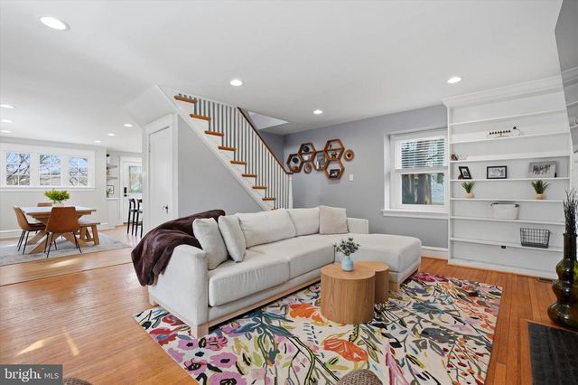 310 OLD FOREST RD, Wynnewood, PA 19096