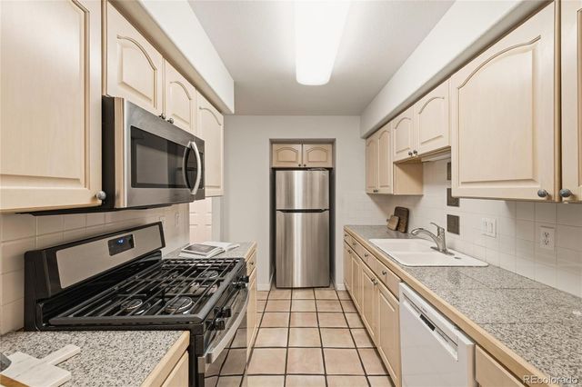 563 Ridgeview Drive, Louisville, CO 80027