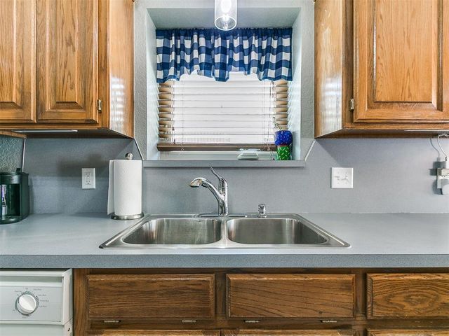 905 SE 38th Street, Moore, OK 73160