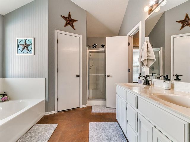 905 SE 38th Street, Moore, OK 73160