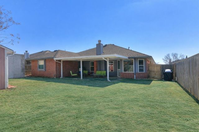 905 SE 38th Street, Moore, OK 73160