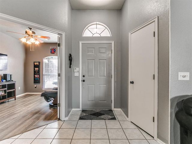 905 SE 38th Street, Moore, OK 73160