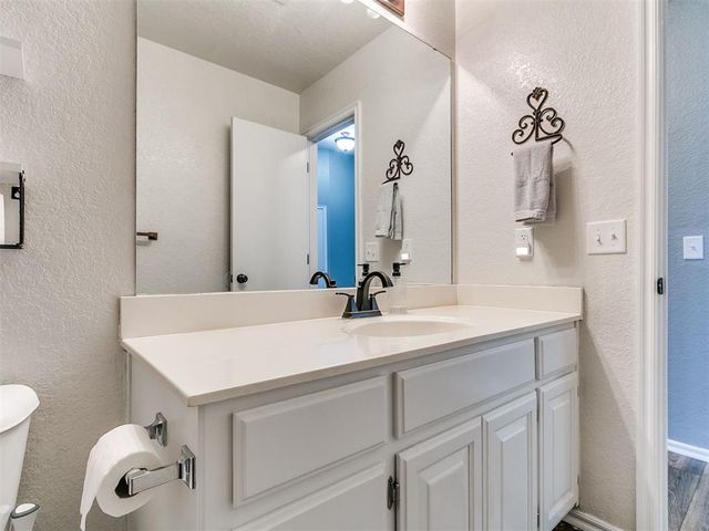 905 SE 38th Street, Moore, OK 73160