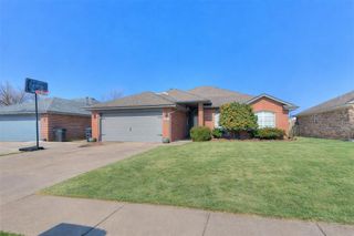 905 SE 38th Street, Moore, OK 73160