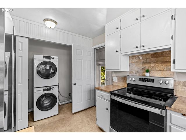 2250 DEVOS St, Eugene, OR 97402