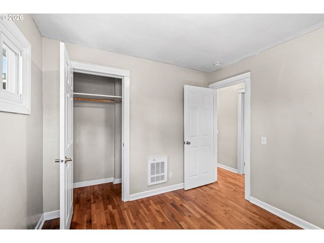 2250 DEVOS St, Eugene, OR 97402