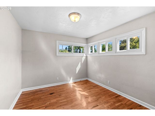 2250 DEVOS St, Eugene, OR 97402