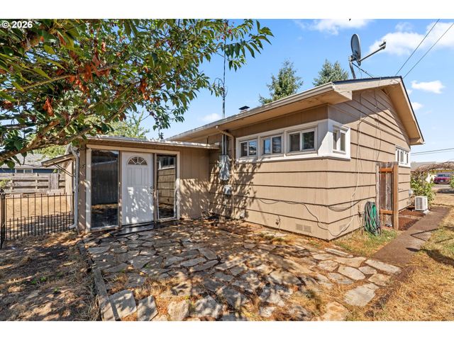 2250 DEVOS St, Eugene, OR 97402