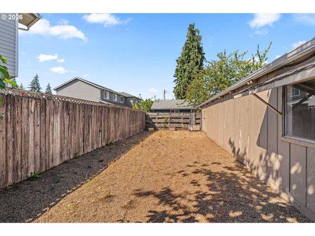 2250 DEVOS St, Eugene, OR 97402