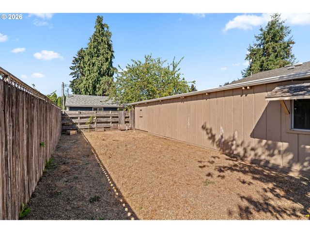 2250 DEVOS St, Eugene, OR 97402