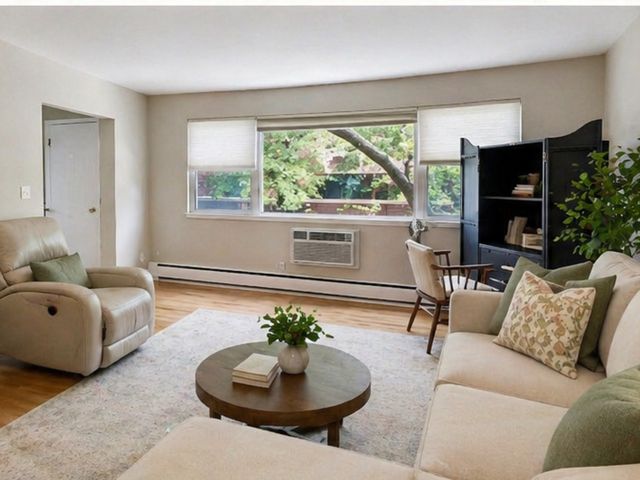 6828 N Greenview Avenue 2S, Chicago, IL 60626