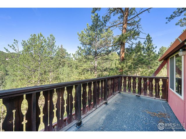 66 Circle Dr, Glen Haven, CO 80532