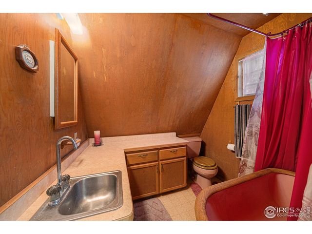 66 Circle Dr, Glen Haven, CO 80532