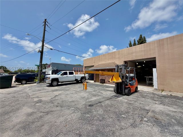 NW 23rd WAY, Oakland Park, FL 33311