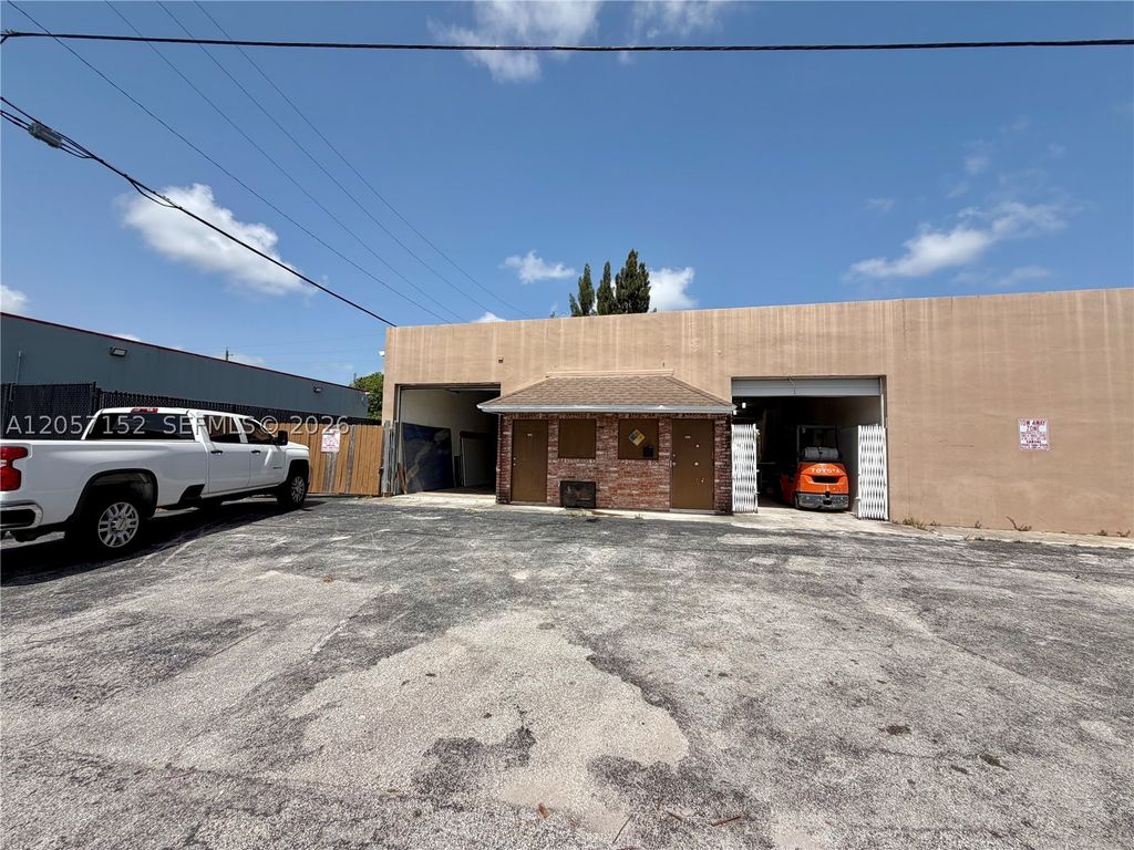 NW 23rd WAY, Oakland Park, FL 33311