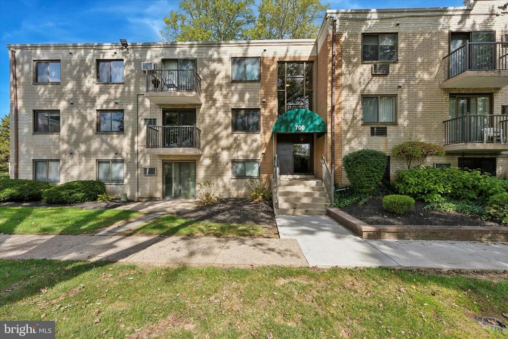1575 W STREET RD #721, Warminster, PA 18974