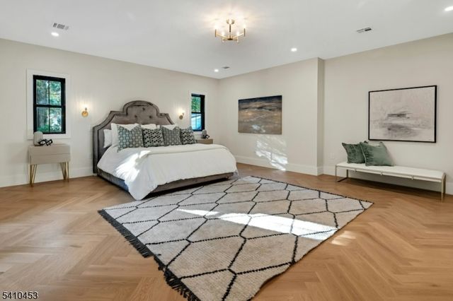 83 W End Ave, Summit City, NJ 07901
