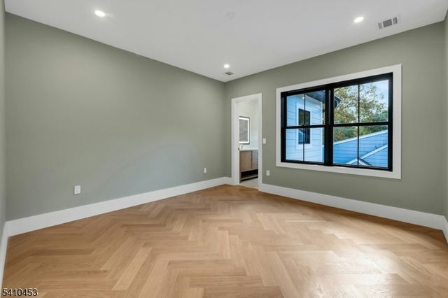 83 W End Ave, Summit City, NJ 07901