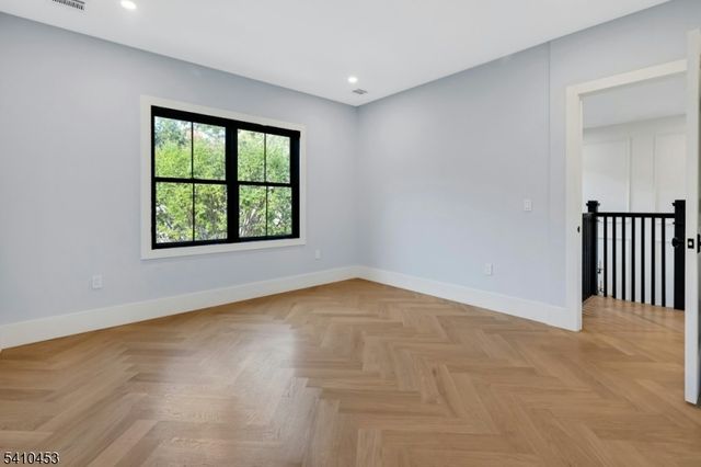 83 W End Ave, Summit City, NJ 07901