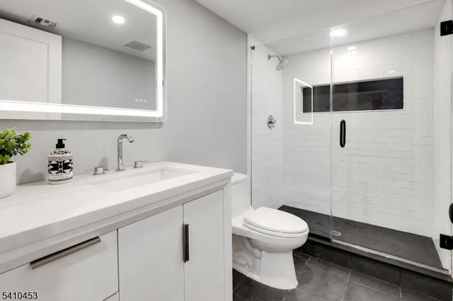 83 W End Ave, Summit City, NJ 07901