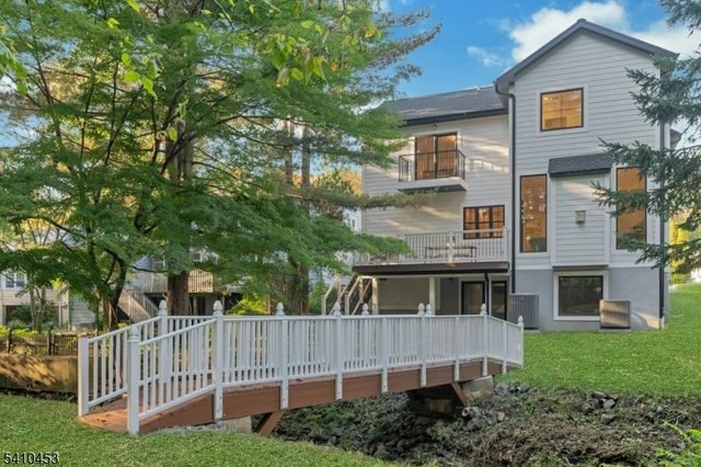 83 W End Ave, Summit City, NJ 07901