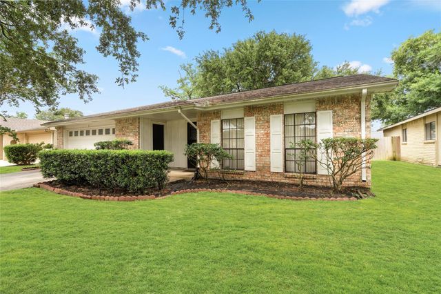 3015 Meadowview Drive, Missouri City, TX 77459