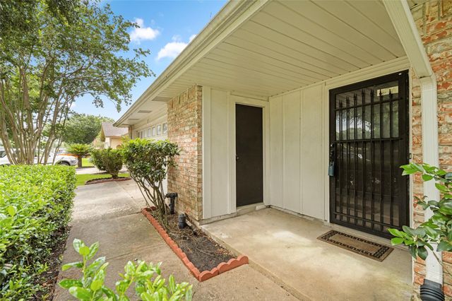 3015 Meadowview Drive, Missouri City, TX 77459