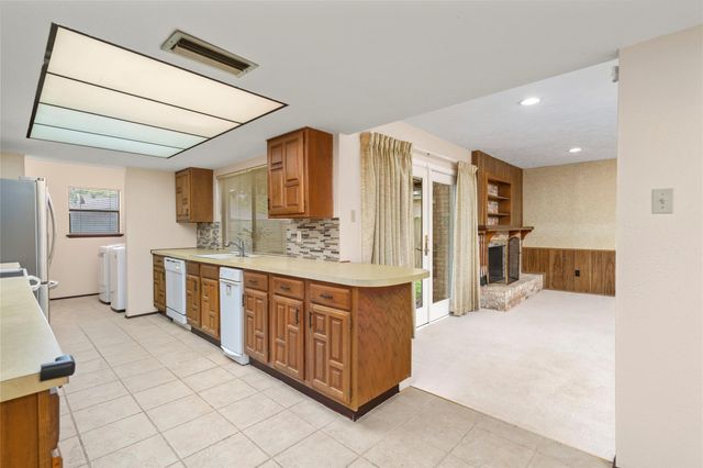 3015 Meadowview Drive, Missouri City, TX 77459