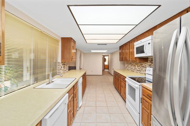 3015 Meadowview Drive, Missouri City, TX 77459
