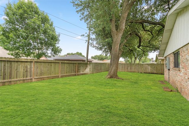 3015 Meadowview Drive, Missouri City, TX 77459