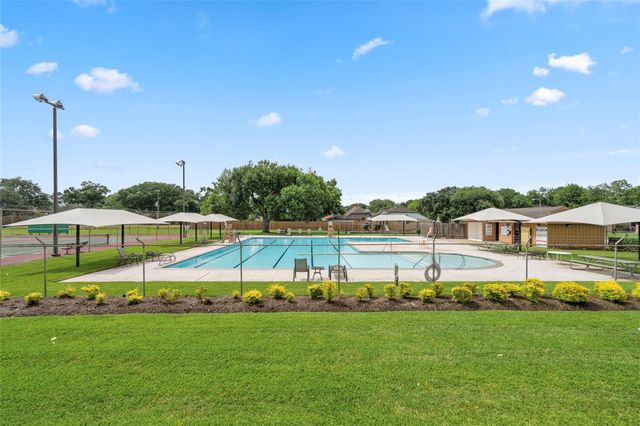 3015 Meadowview Drive, Missouri City, TX 77459