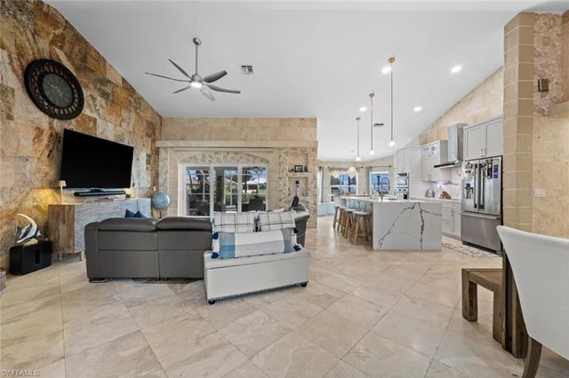 1638 38TH PL, Cape Coral, FL 33993