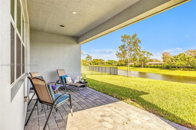 4242 Rosa Dr, Deerfield Beach, FL 33064