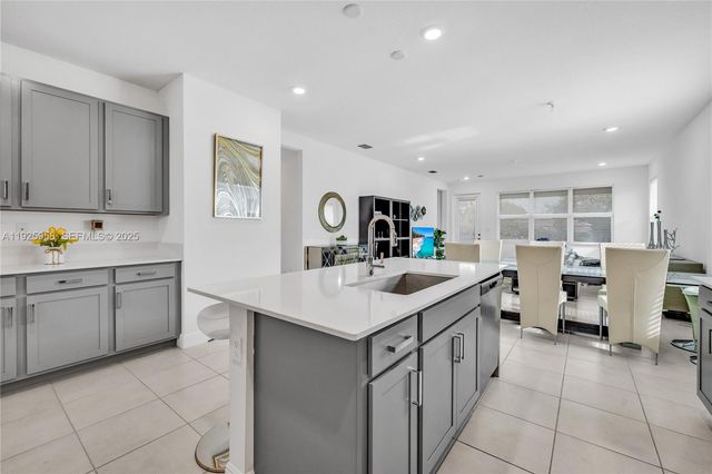 4242 Rosa Dr, Deerfield Beach, FL 33064