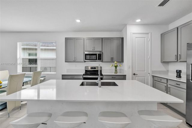 4242 Rosa Dr, Deerfield Beach, FL 33064