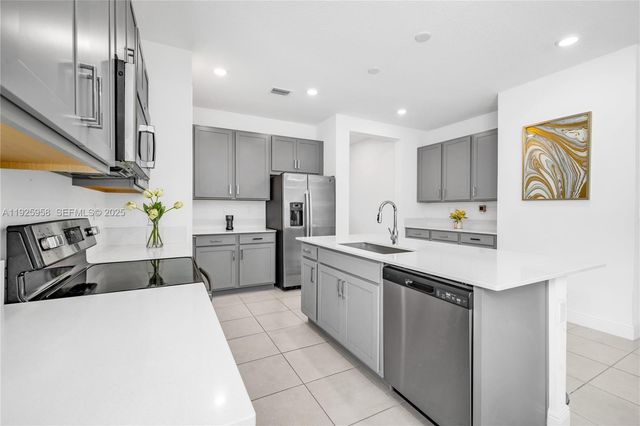 4242 Rosa Dr, Deerfield Beach, FL 33064