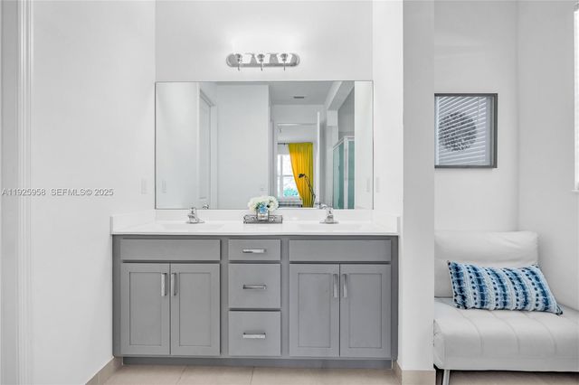 4242 Rosa Dr, Deerfield Beach, FL 33064