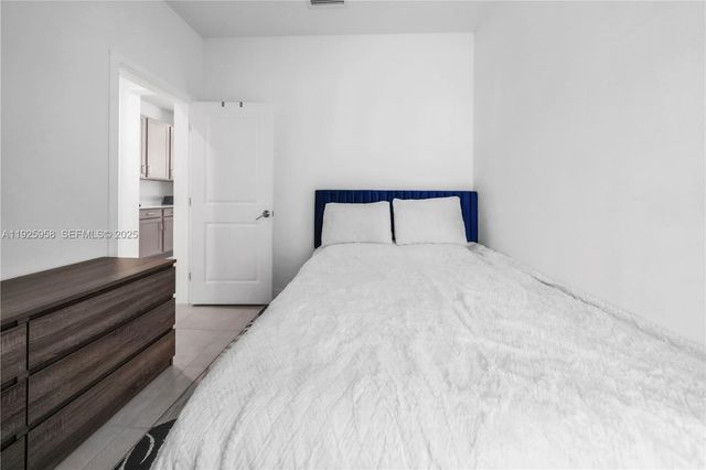 4242 Rosa Dr, Deerfield Beach, FL 33064